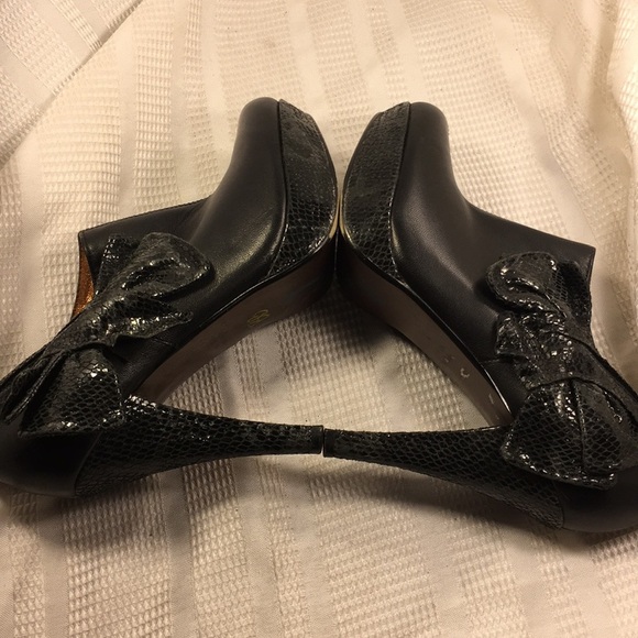 Poetic Licence London leather ankle boots w/bow - Picture 6 of 8